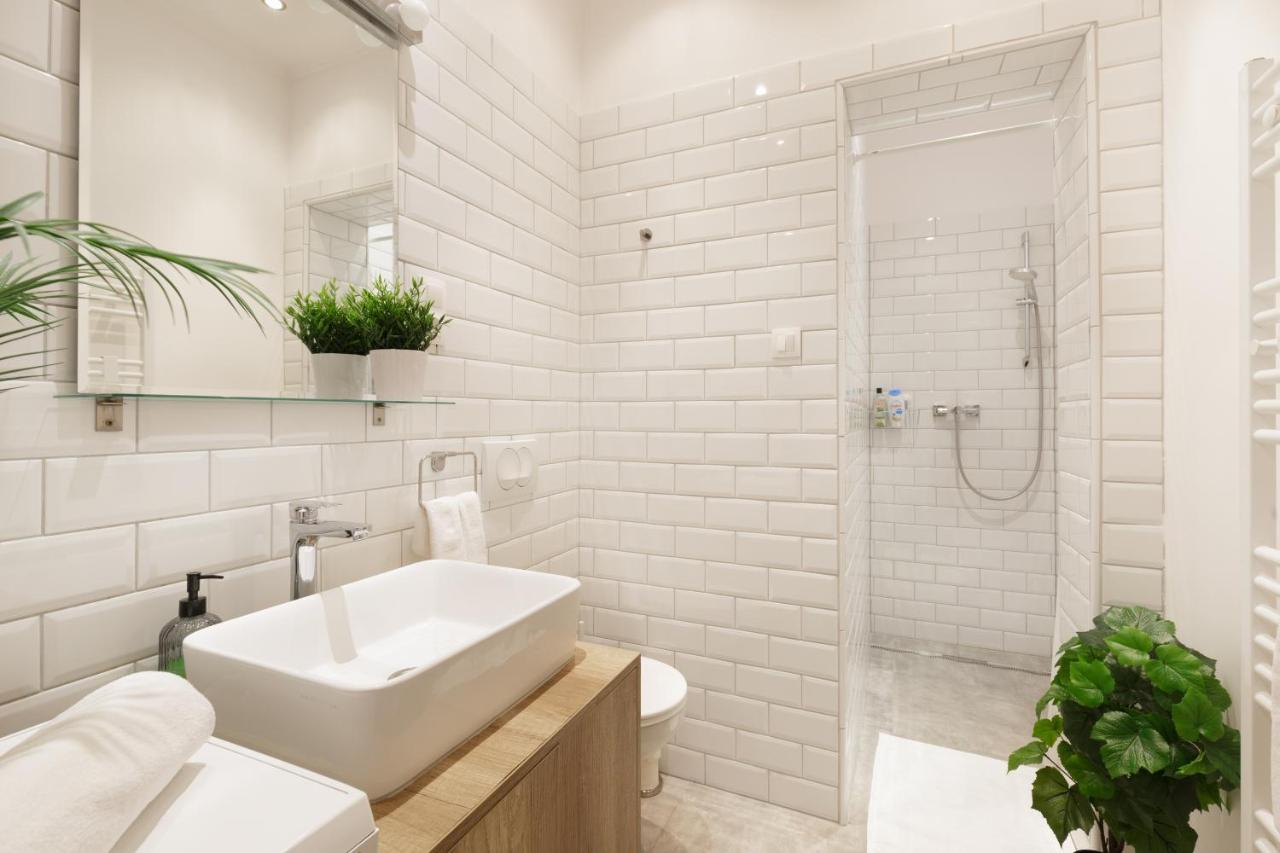 Red Dot Two - New Unit In The Heart Of Party Town Apartment บูดาเปสต์ ภายนอก รูปภาพ