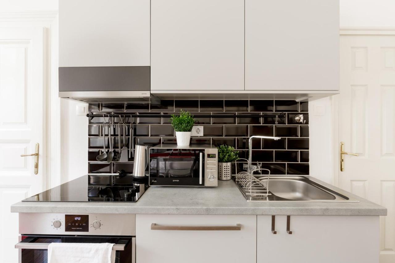 Red Dot Two - New Unit In The Heart Of Party Town Apartment บูดาเปสต์ ภายนอก รูปภาพ