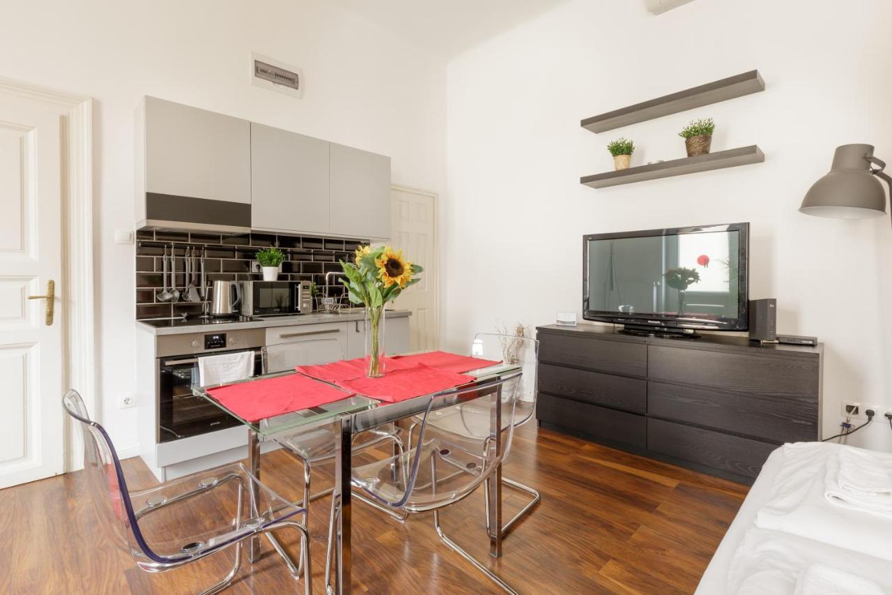 Red Dot Two - New Unit In The Heart Of Party Town Apartment บูดาเปสต์ ภายนอก รูปภาพ
