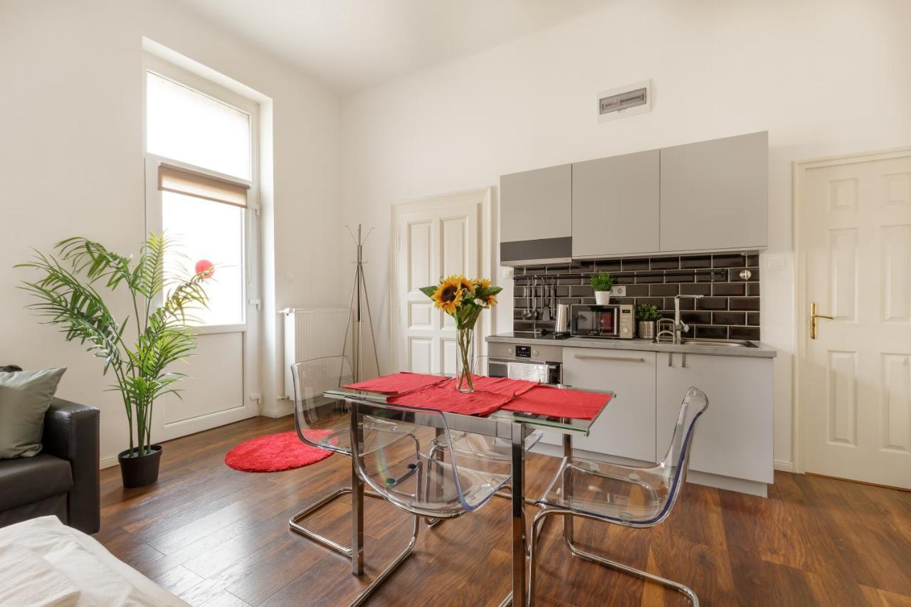Red Dot Two - New Unit In The Heart Of Party Town Apartment บูดาเปสต์ ภายนอก รูปภาพ